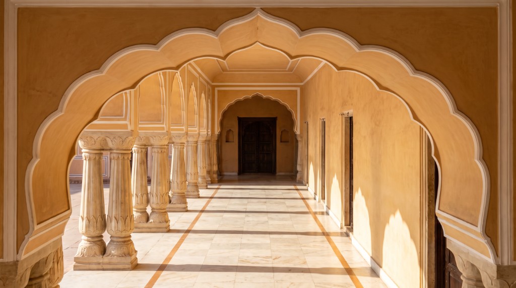 A golden arched hallway in Jaipur